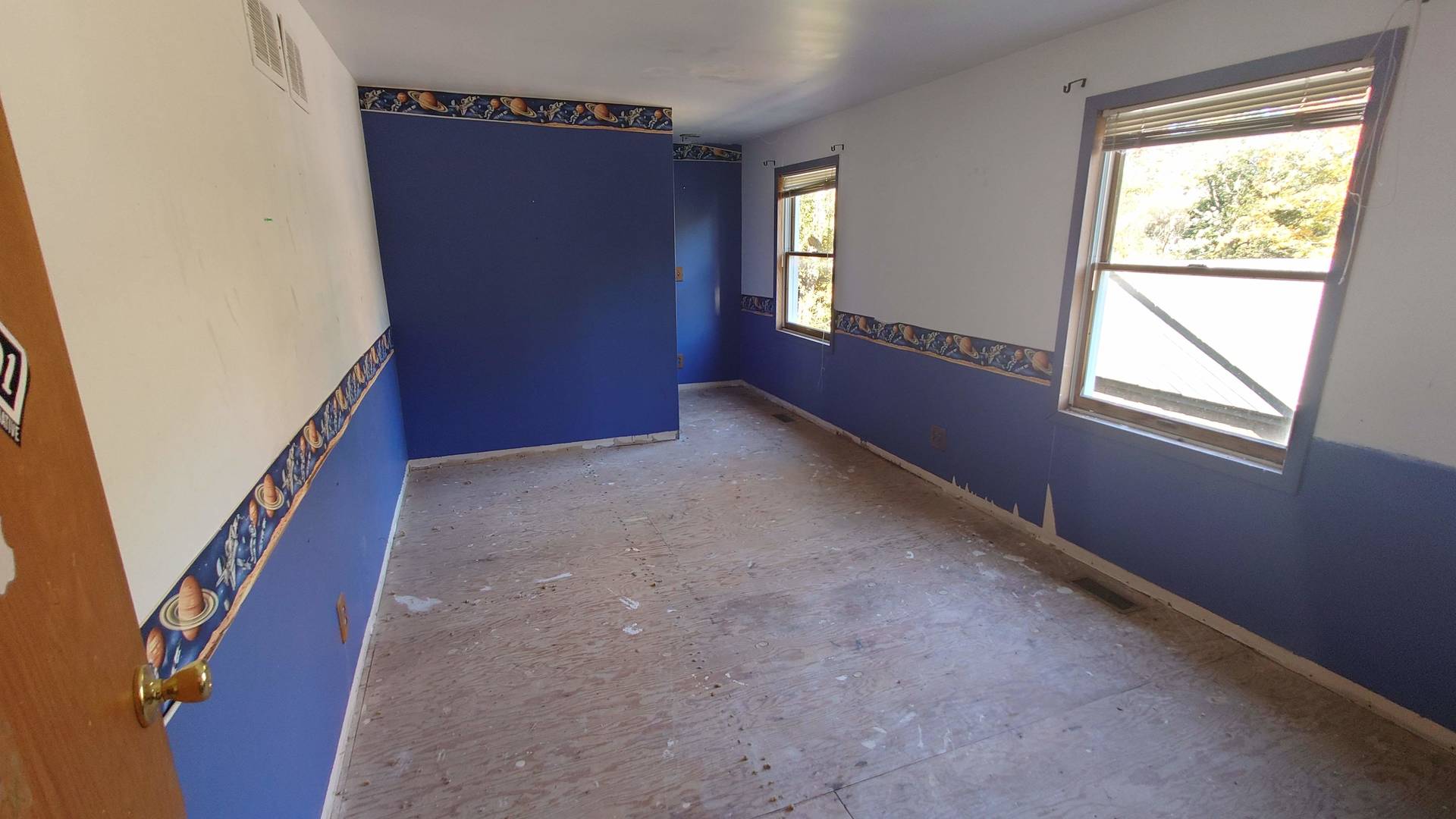 1915 Riverwoods Road Lincolnshire, IL 60069 - Photo 56 of 59 an empty room with windows