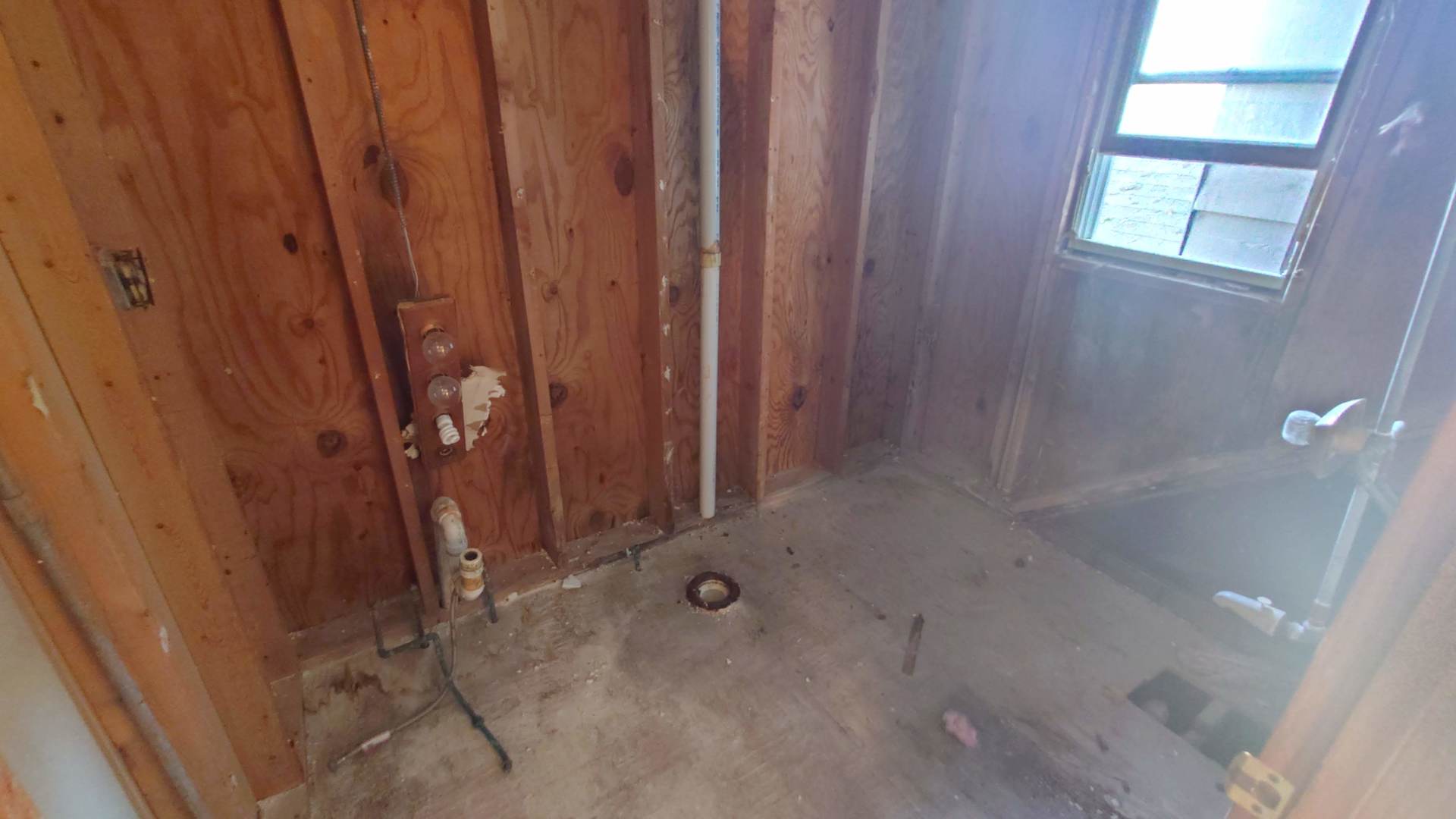 1915 Riverwoods Road Lincolnshire, IL 60069 - Photo 58 of 59 a bathroom with a shower