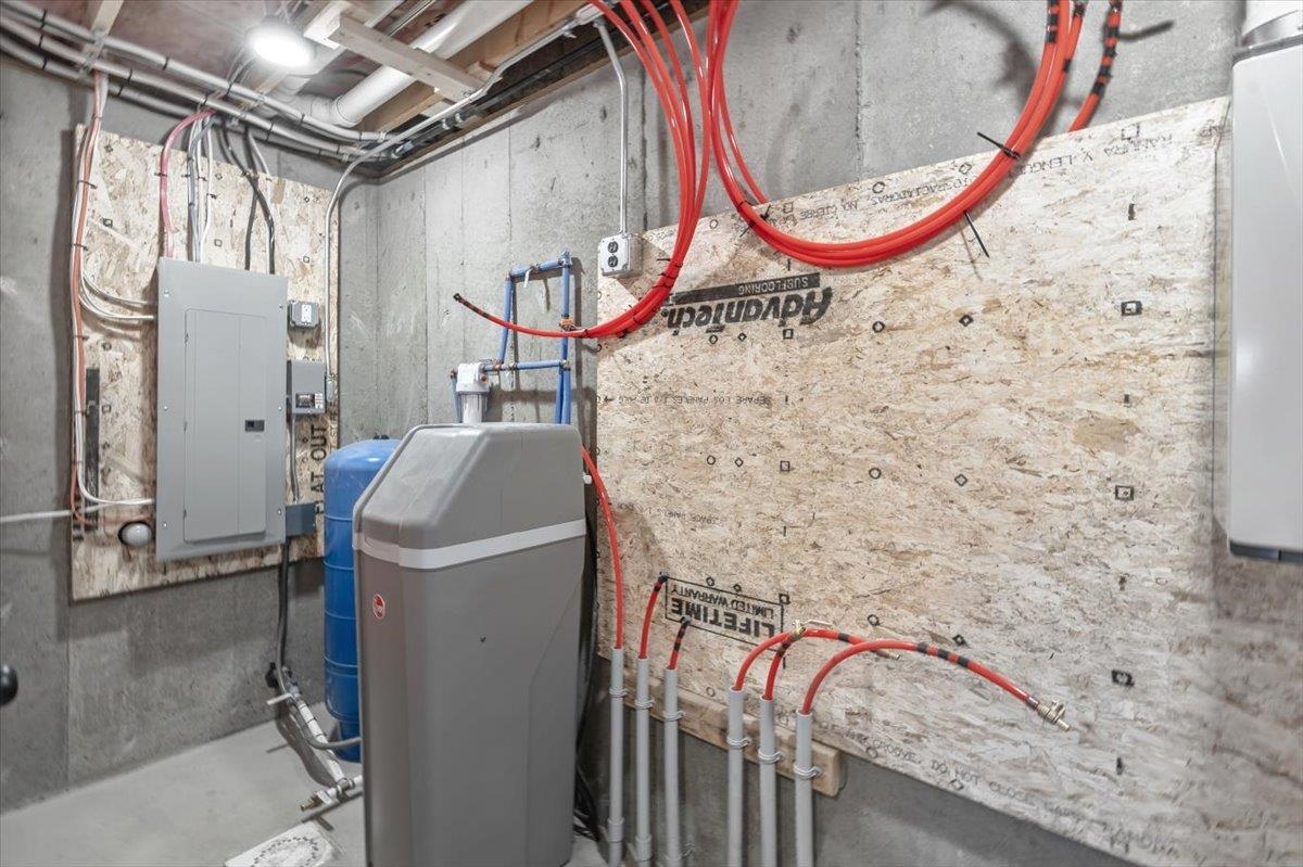 334 Cochran Road Morristown, VT 05661 - Photo 11 of 54