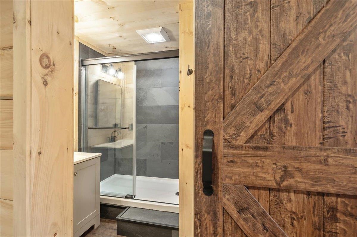 334 Cochran Road Morristown, VT 05661 - Photo 13 of 54