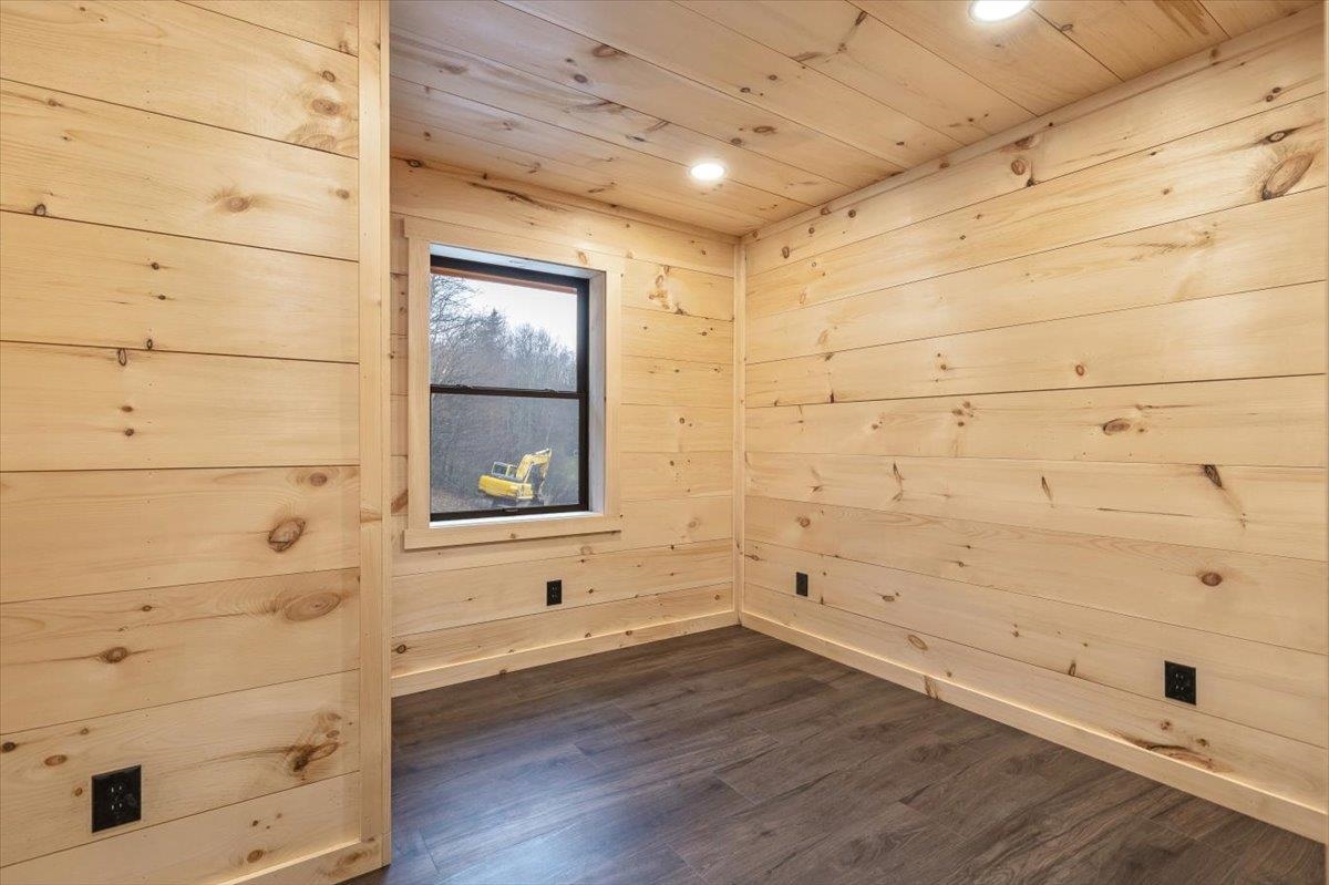 334 Cochran Road Morristown, VT 05661 - Photo 19 of 54