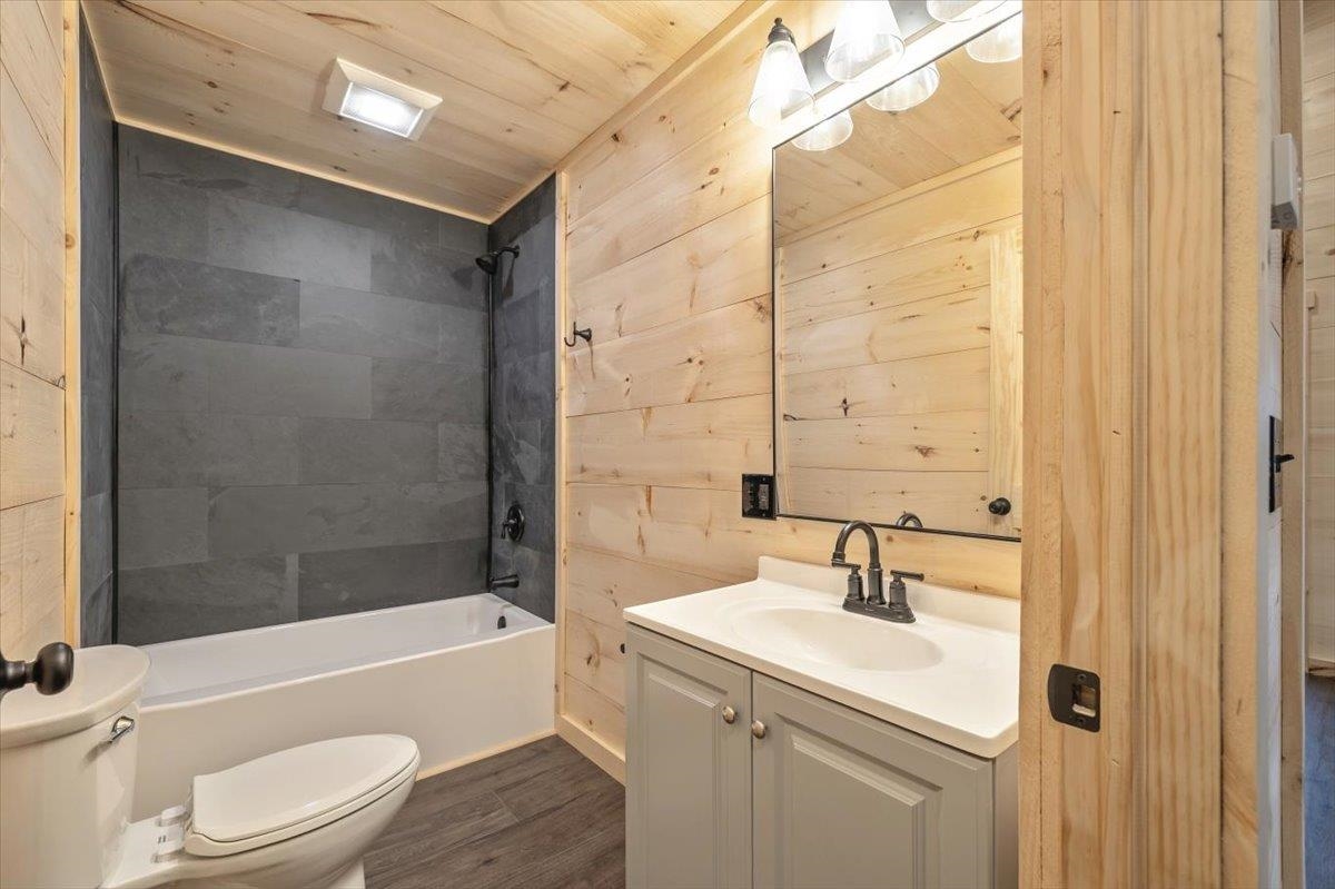 334 Cochran Road Morristown, VT 05661 - Photo 22 of 54