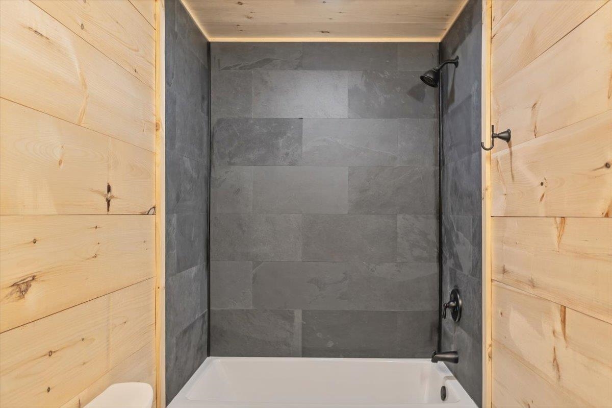 334 Cochran Road Morristown, VT 05661 - Photo 23 of 54