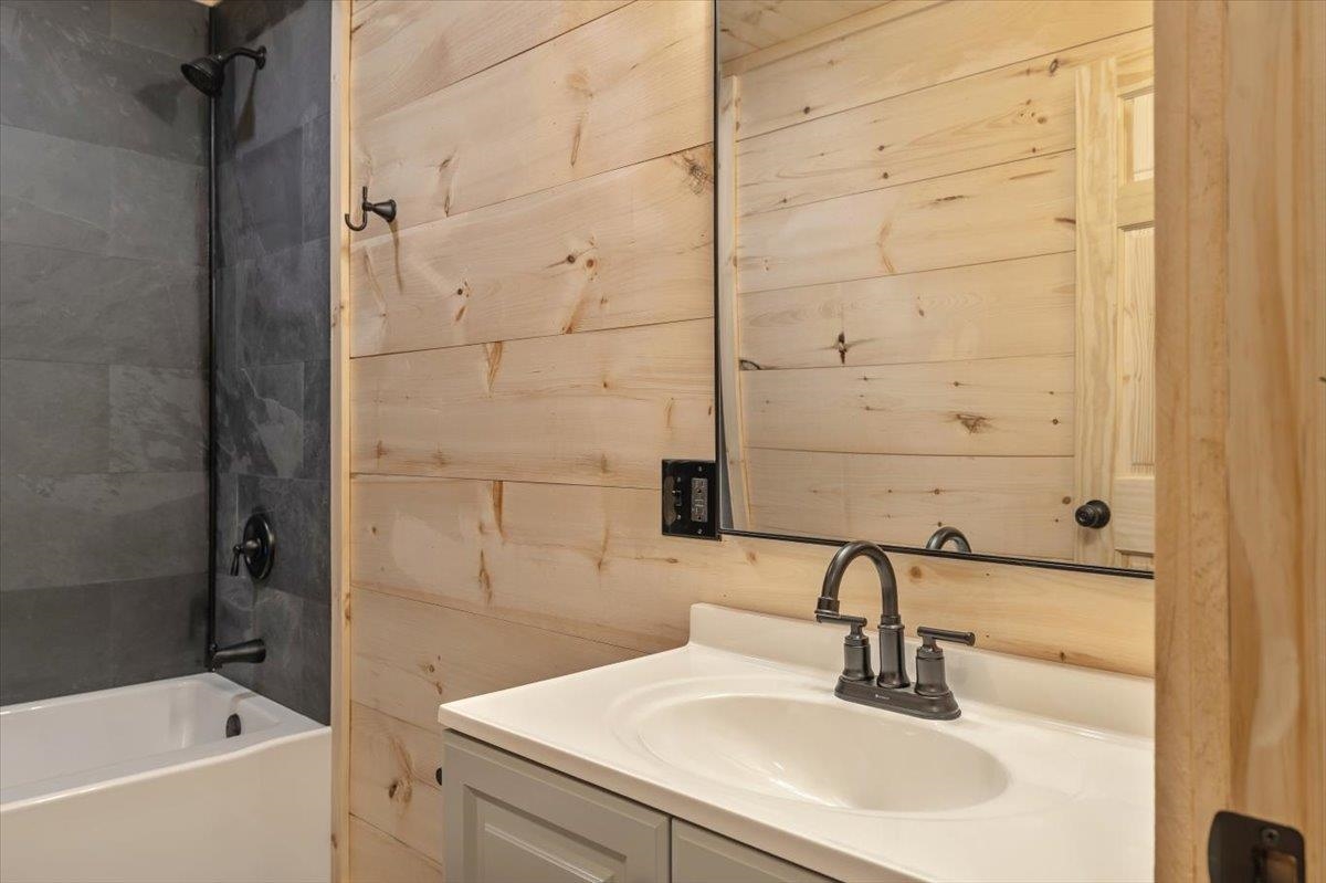 334 Cochran Road Morristown, VT 05661 - Photo 24 of 54