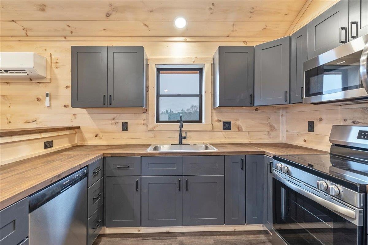 334 Cochran Road Morristown, VT 05661 - Photo 32 of 54