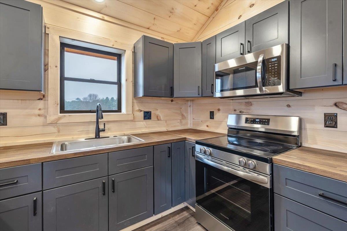 334 Cochran Road Morristown, VT 05661 - Photo 34 of 54