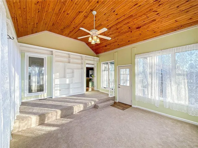 $325,500 | 1645 East Timber Ridge Drive, Sedalia, MO 65301