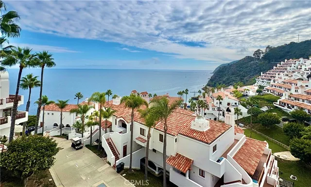 a bathroom with a bathtub and toilet