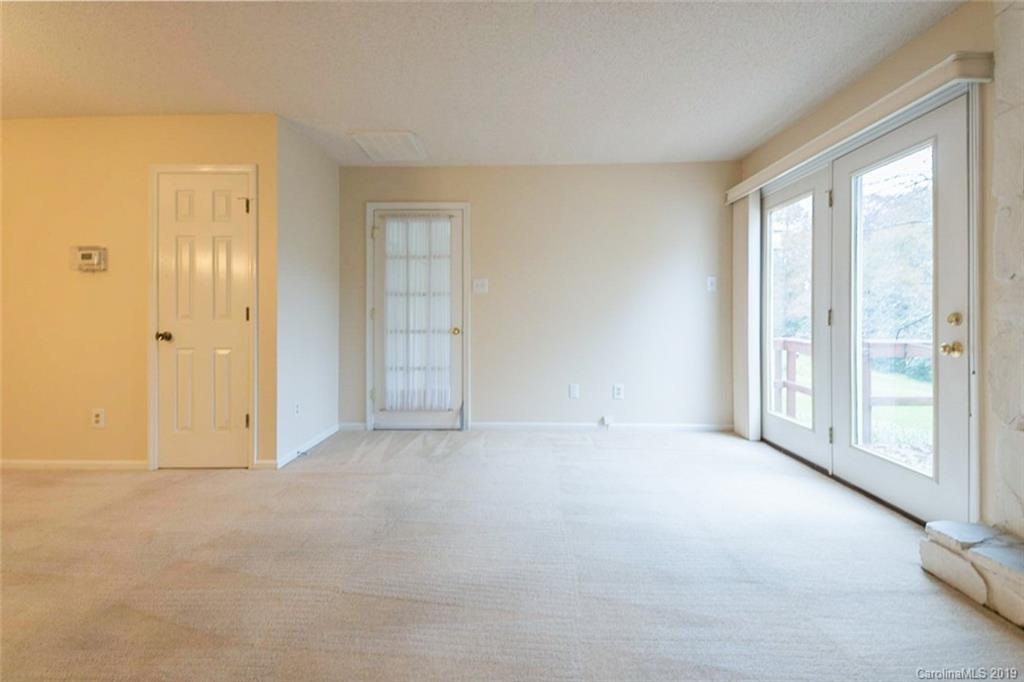 1517 South Point Road Belmont, NC 28012 - Photo 3 of 32 Gallery Image 3
