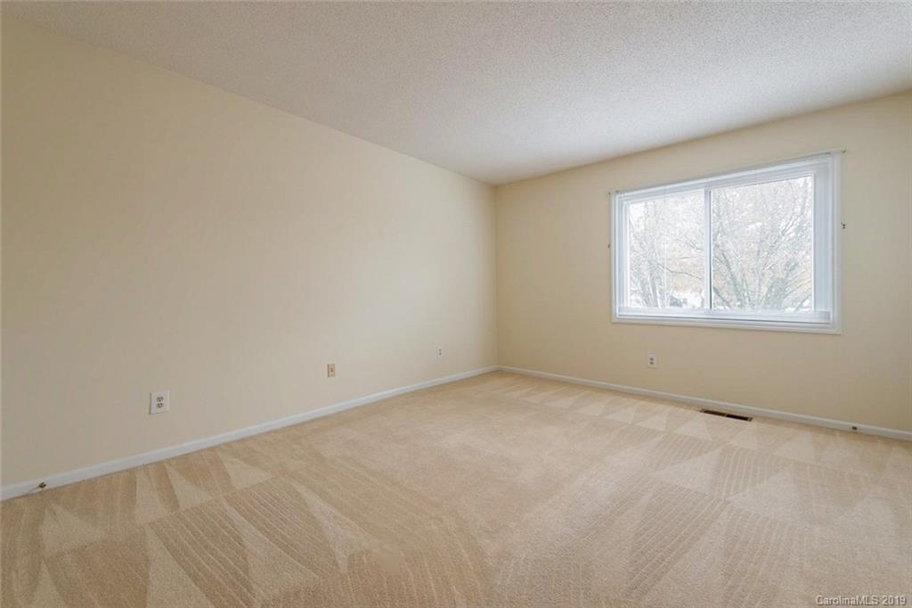 1517 South Point Road Belmont, NC 28012 - Photo 4 of 32 Gallery Image 4