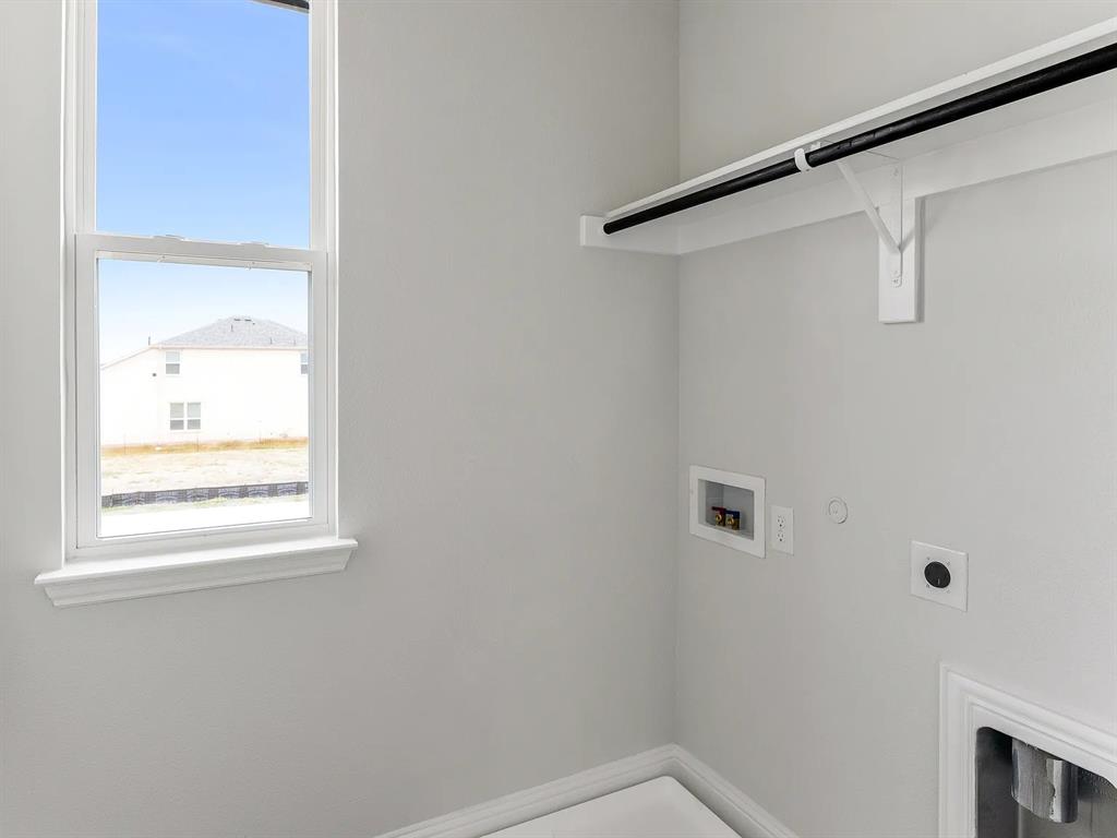 427 Magellan Road Seagoville, TX 75159 - Photo 20 of 25 a view of a small space with window