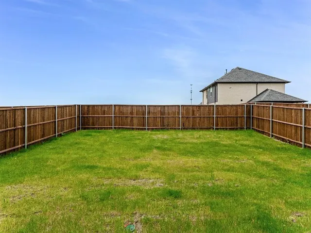 $2,700 | 427 Magellan Road, Seagoville, TX 75159