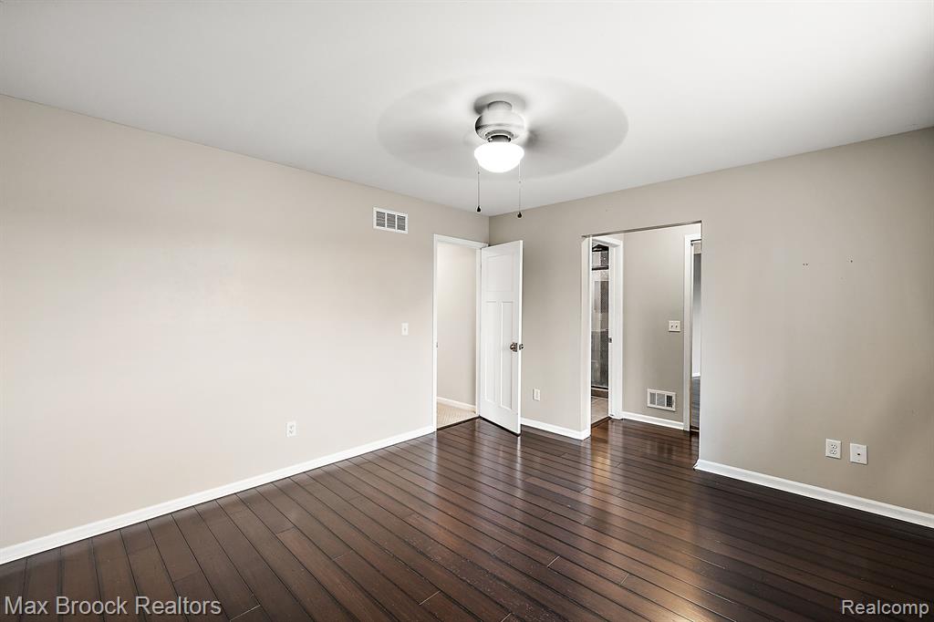18674 West 13 Mile Road Beverly Hills, MI 48025 - Photo 16 of 33