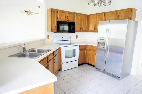 $2,200 | 3915 Station Court South, Jacksonville, FL 32246