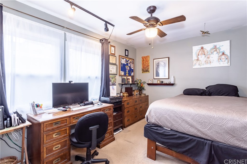 6660 Amigo Avenue Reseda, CA 91335 - Photo 13 of 39