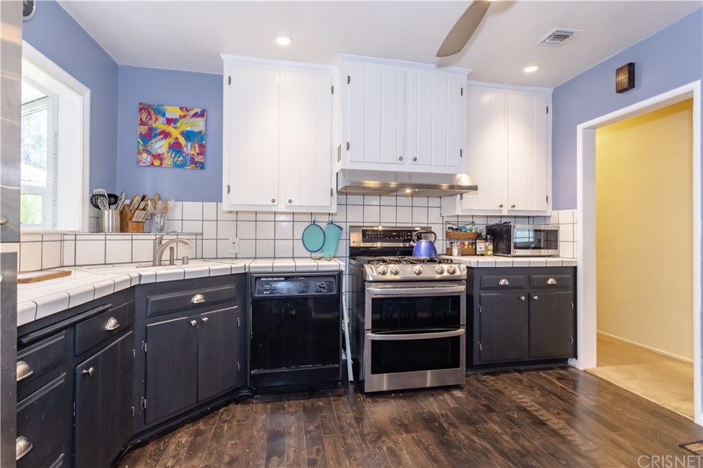 6660 Amigo Avenue Reseda, CA 91335 - Photo 8 of 39