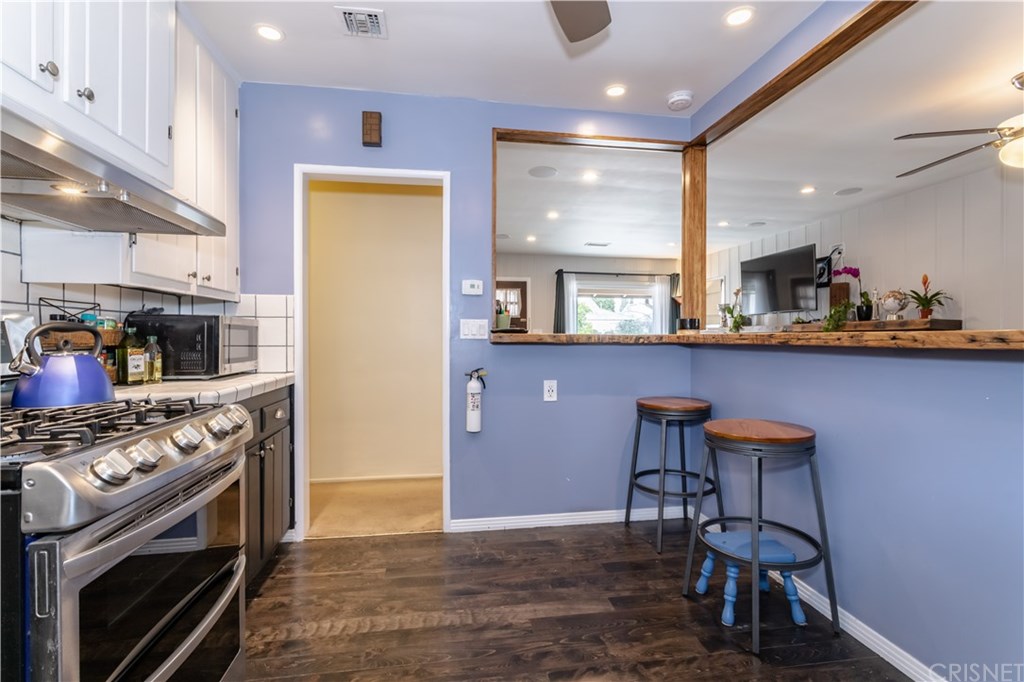 6660 Amigo Avenue Reseda, CA 91335 - Photo 9 of 39