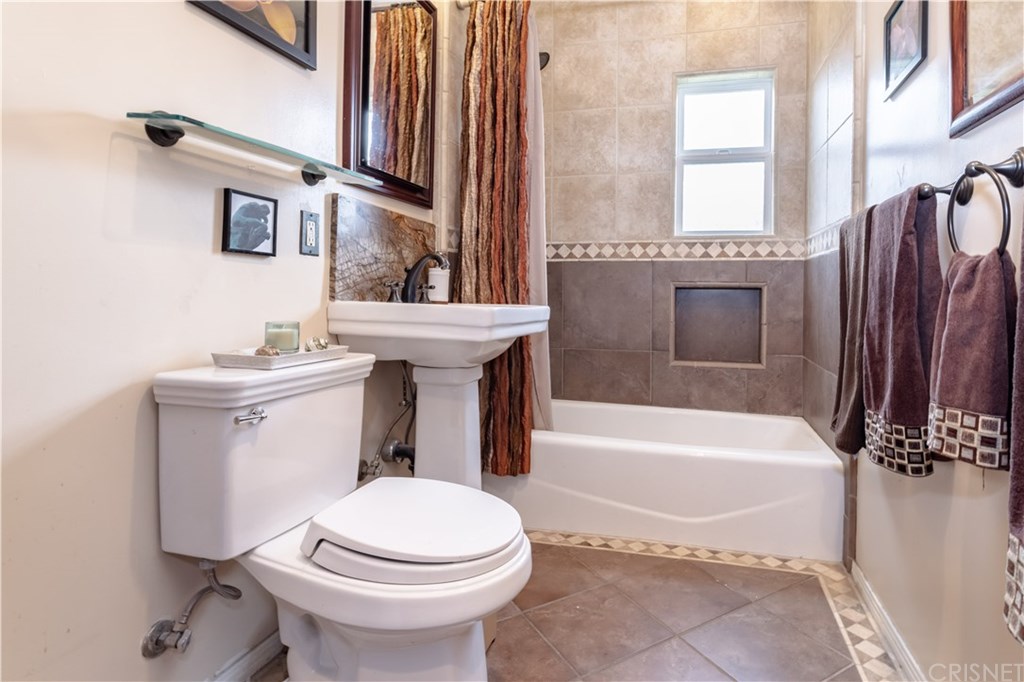 6660 Amigo Avenue Reseda, CA 91335 - Photo 10 of 39