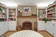 2875 Lehigh Road York, PA 17402 - Photo 10 of 36 FR FPL and Built-ins