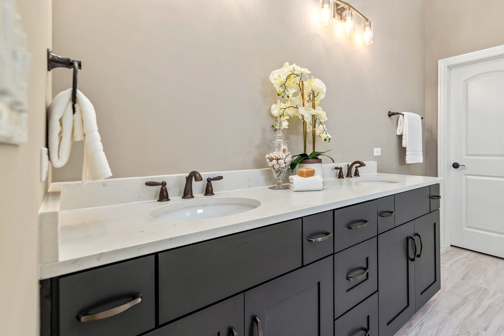 4475 Sassafras Lane Naperville, IL 60564 - Photo 21 of 24 a bathroom with a double vanity sink and a mirror