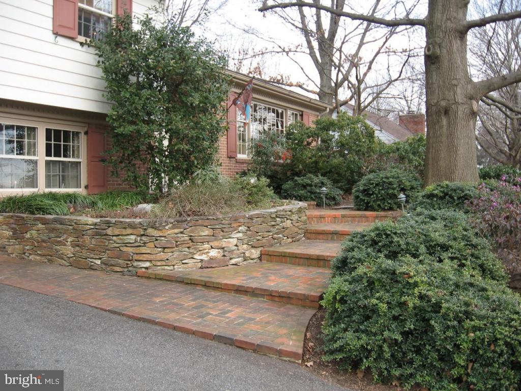 2395 Spring Valley Road Lancaster, PA 17601 - Photo 5 of 23 Gallery Image 5