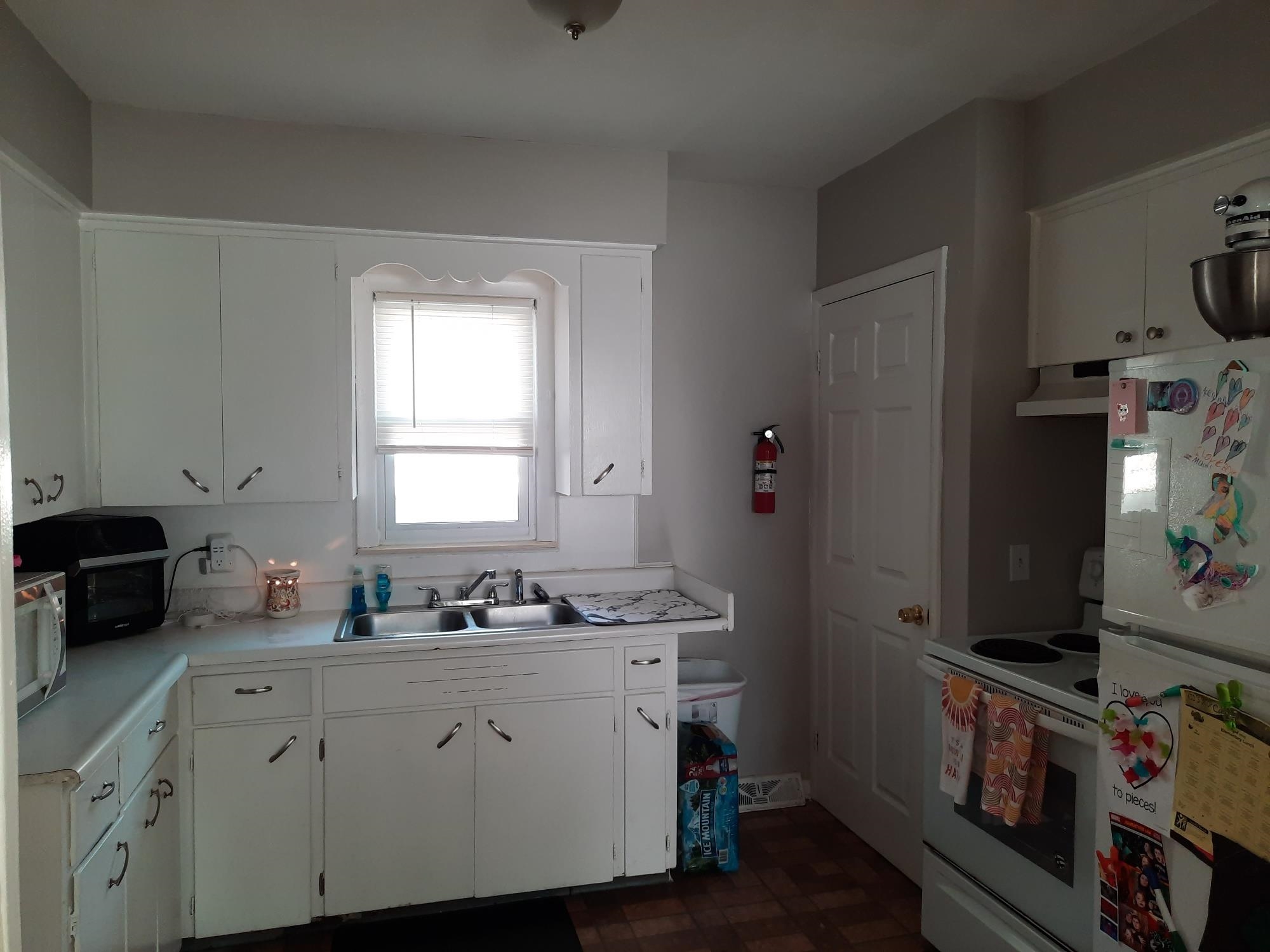 620 Simcoe Avenue Flint, MI 48507 - Photo 5 of 19