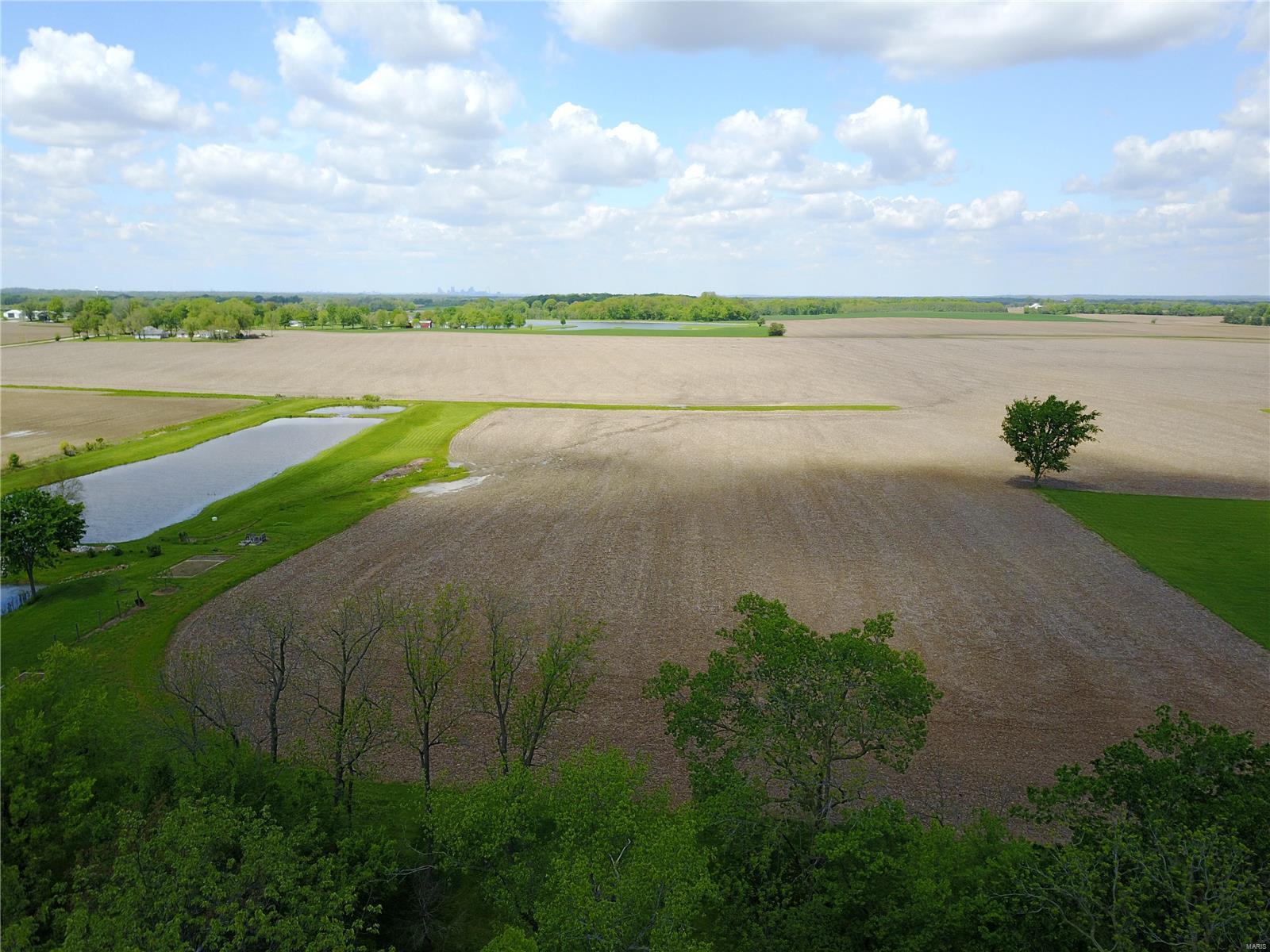 6024 Triple Lakes Road Millstadt, IL 62260 - Photo 3 of 7 Gallery Image 3