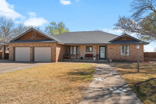 $295,000 | 507 Mesa Drive, Plainview, TX 79072