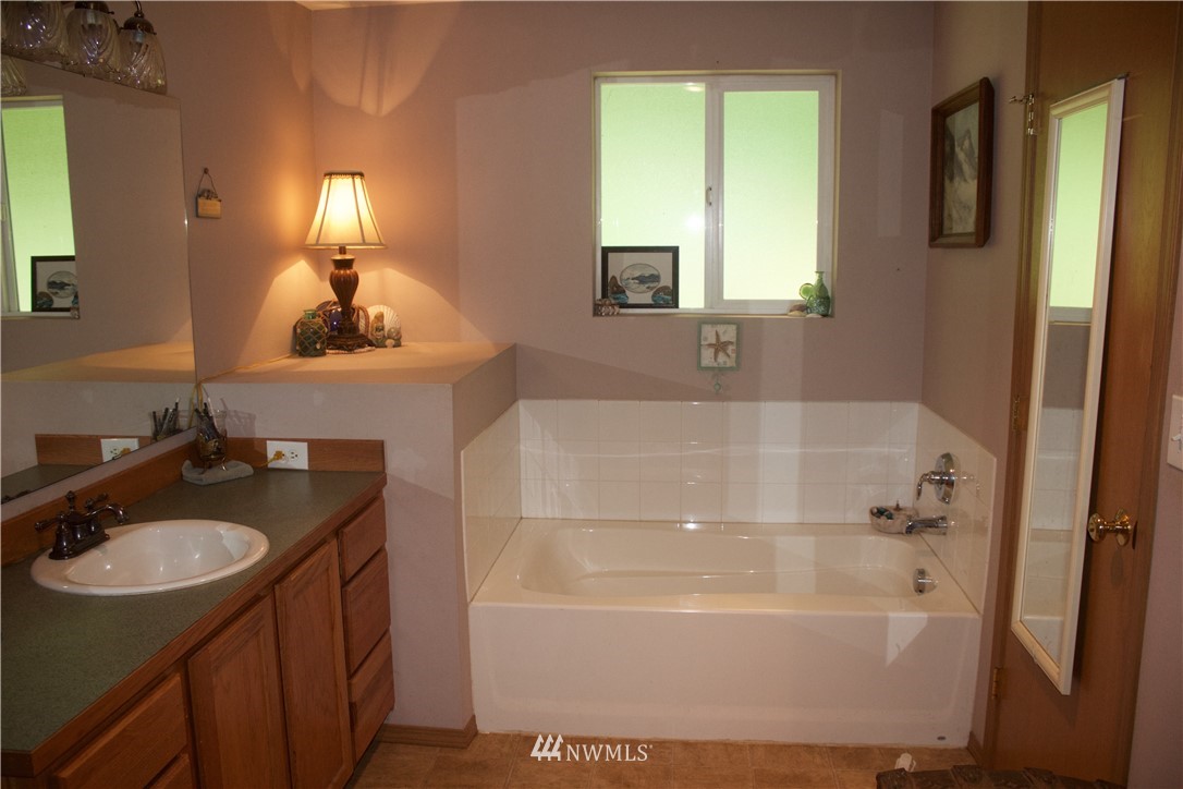 430 Trout Lakes Road Castle Rock, WA 98611 - Photo 13 of 24 Gallery Image 13