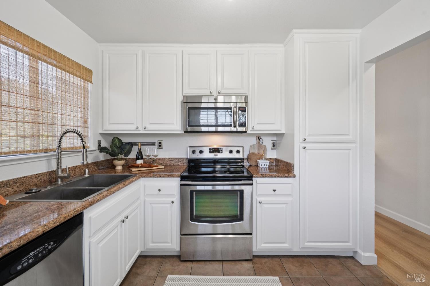 920 5th Street West, Unit R Sonoma, CA 95476 - Photo 18 of 37
