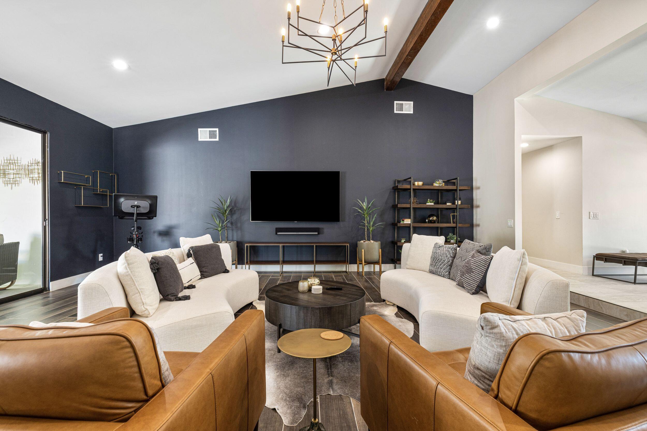 45655 Apache Road Indian Wells, CA 92210 - Photo 8 of 31 9. Living Room Seating Area