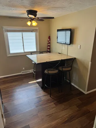 $284,900 | 219 River Drive, DeKalb, IL 60115