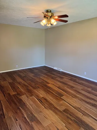 $284,900 | 219 River Drive, DeKalb, IL 60115