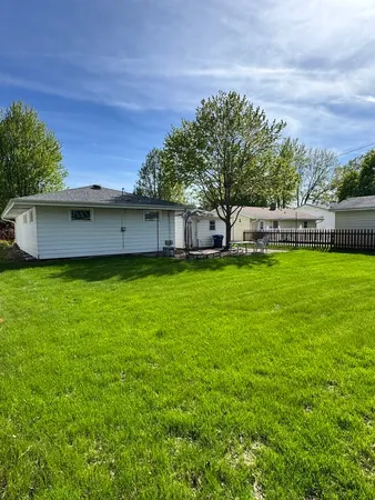 $284,900 | 219 River Drive, DeKalb, IL 60115