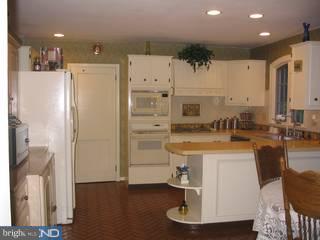776 Worthington Road Wayne, PA 19087 - Photo 3 of 6