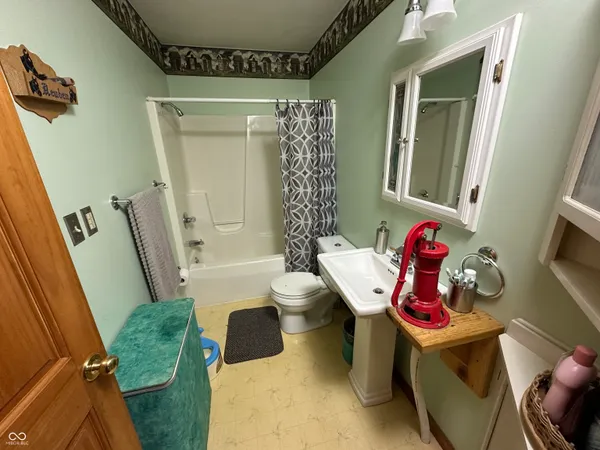 $545,000 | 111 West Everton Road, Connersville, IN 47331