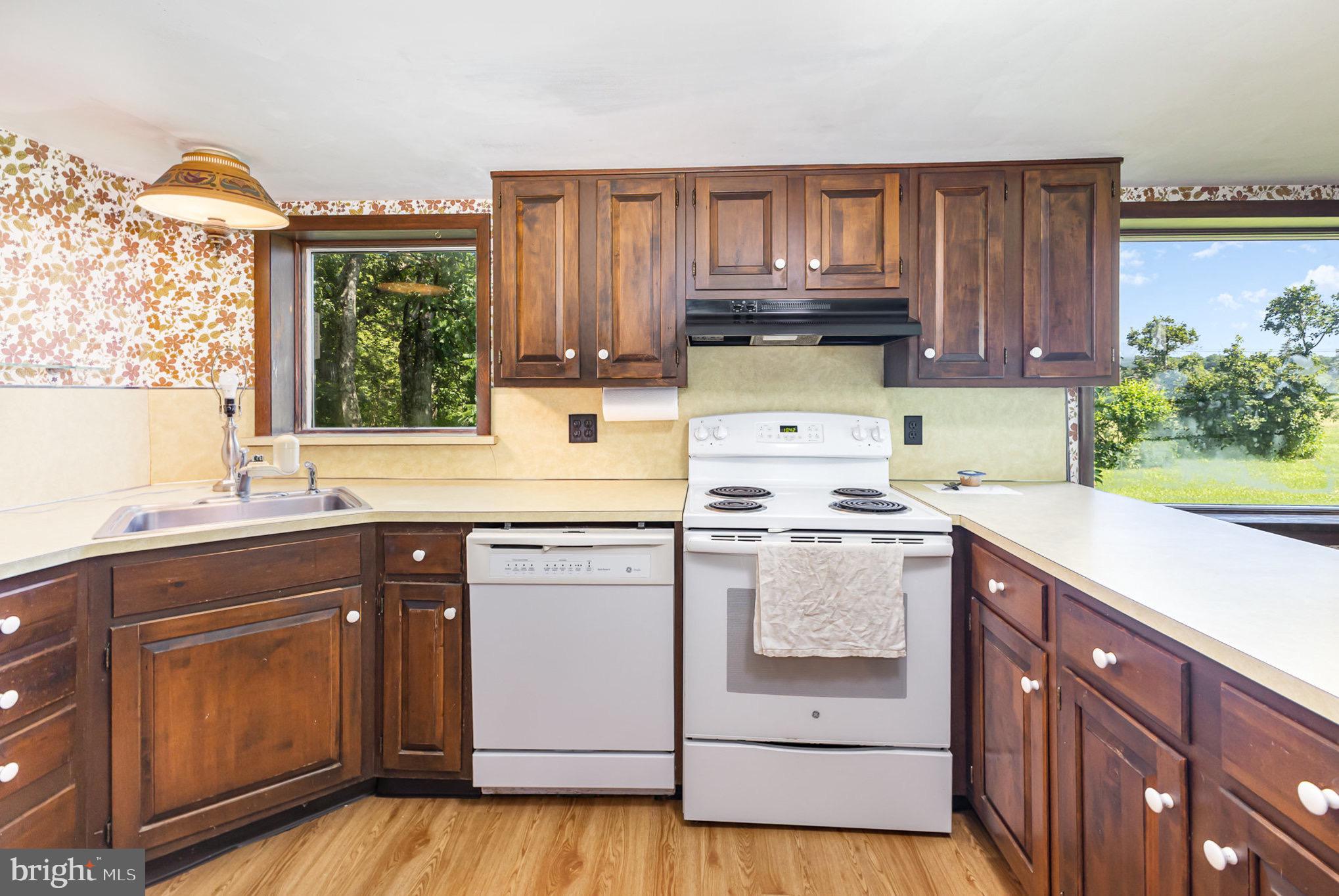 899 Shrivers Corner Road Gettysburg, PA 17325 - Photo 11 of 45 KITCHEN