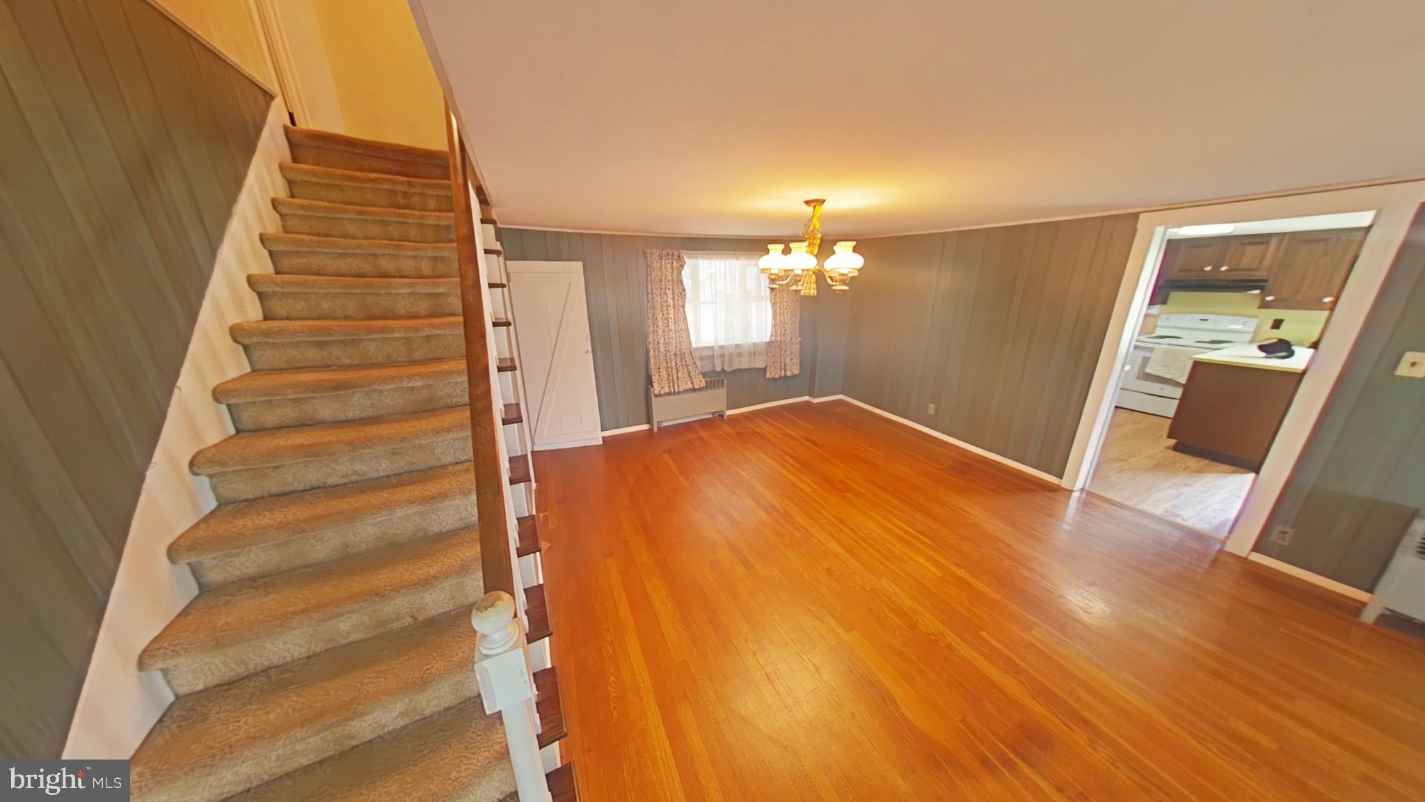 899 Shrivers Corner Road Gettysburg, PA 17325 - Photo 5 of 45 entrance/dining