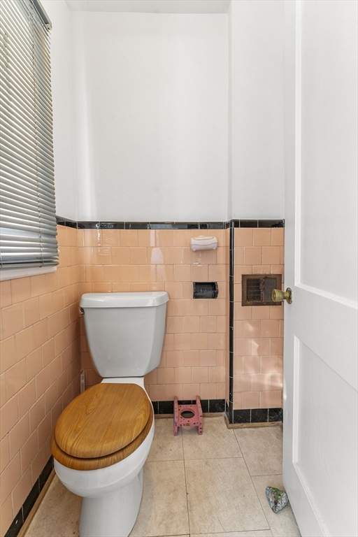 46 Sutton Street Peabody, MA 01960 - Photo 25 of 37