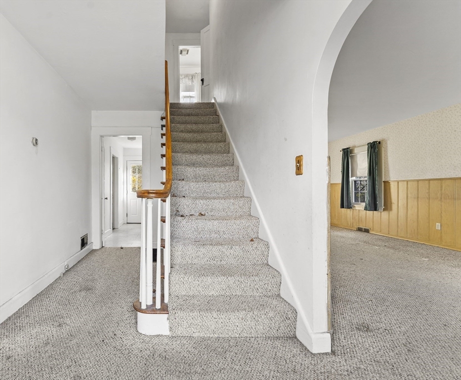 46 Sutton Street Peabody, MA 01960 - Photo 6 of 37