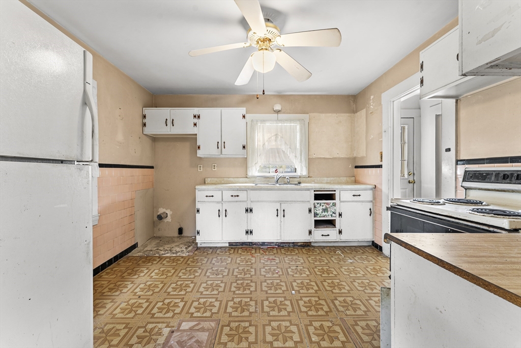 46 Sutton Street Peabody, MA 01960 - Photo 7 of 37