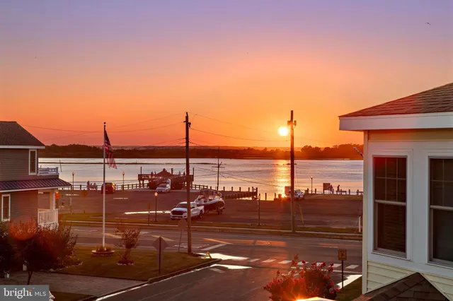 $1,776,000 | 369 West 10th Street, Ship Bottom, NJ 08008