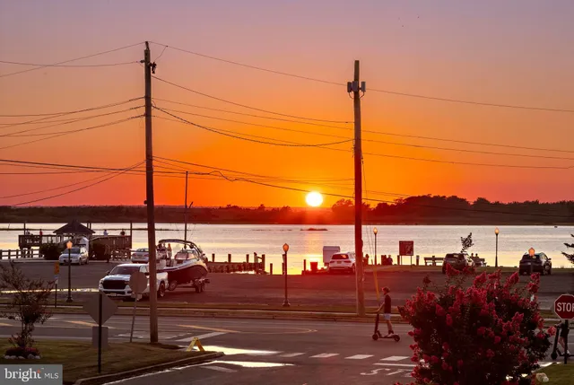 $1,776,000 | 369 West 10th Street, Ship Bottom, NJ 08008