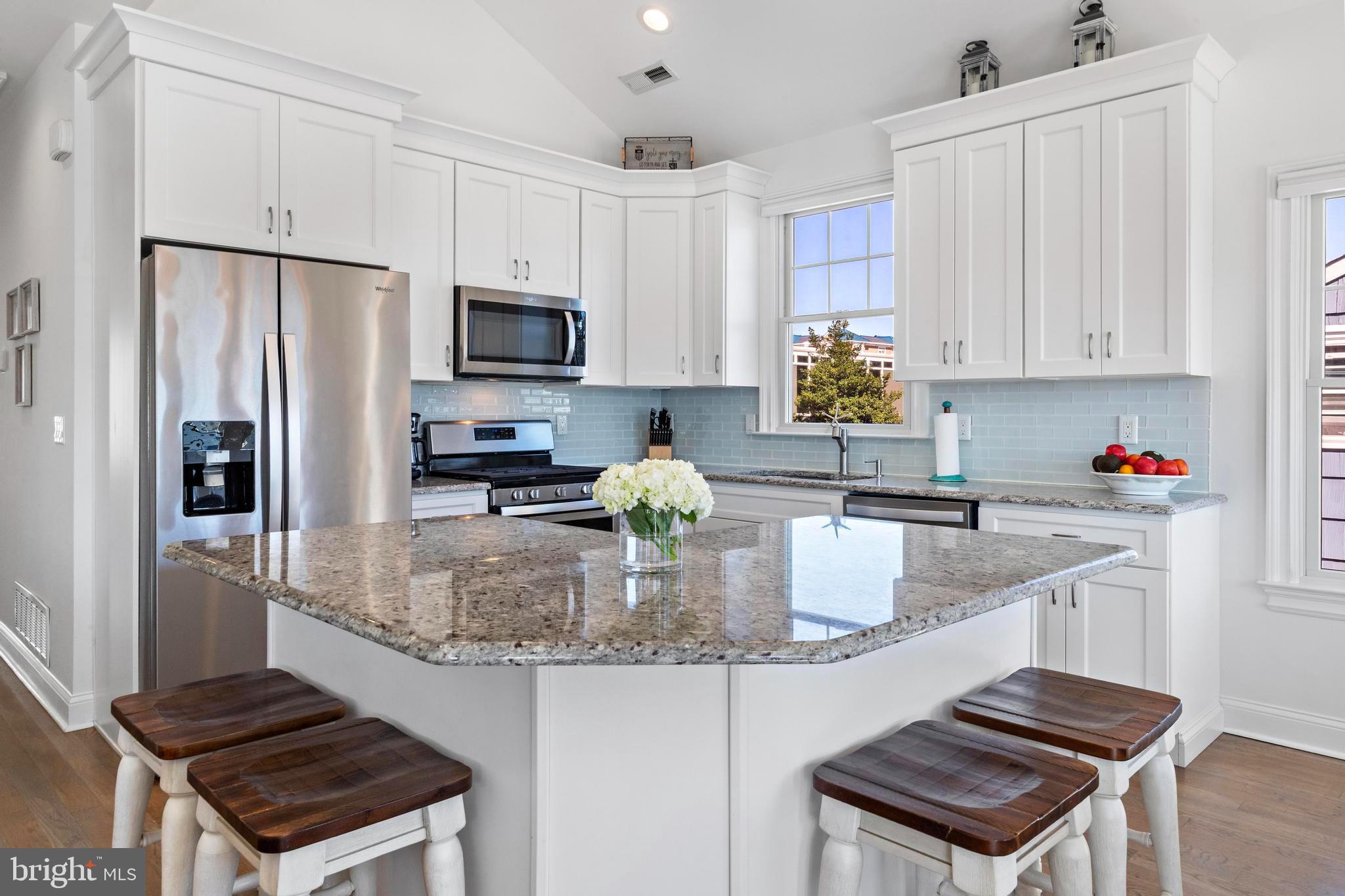 369 West 10th Street Ship Bottom, NJ 08008 - Photo 15 of 110