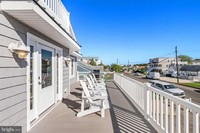 $1,776,000 | 369 West 10th Street, Ship Bottom, NJ 08008