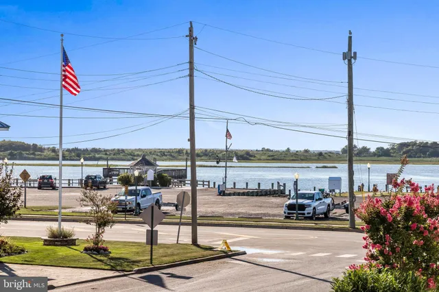$1,776,000 | 369 West 10th Street, Ship Bottom, NJ 08008