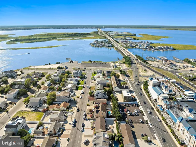 $1,776,000 | 369 West 10th Street, Ship Bottom, NJ 08008