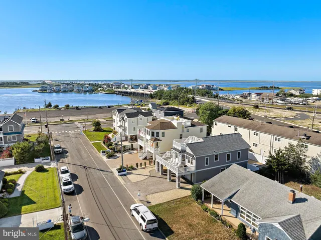 $1,776,000 | 369 West 10th Street, Ship Bottom, NJ 08008