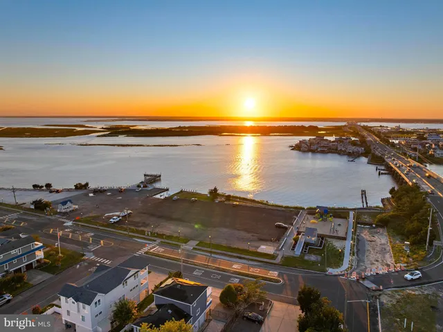 $1,776,000 | 369 West 10th Street, Ship Bottom, NJ 08008