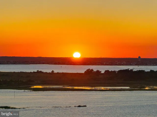 $1,776,000 | 369 West 10th Street, Ship Bottom, NJ 08008